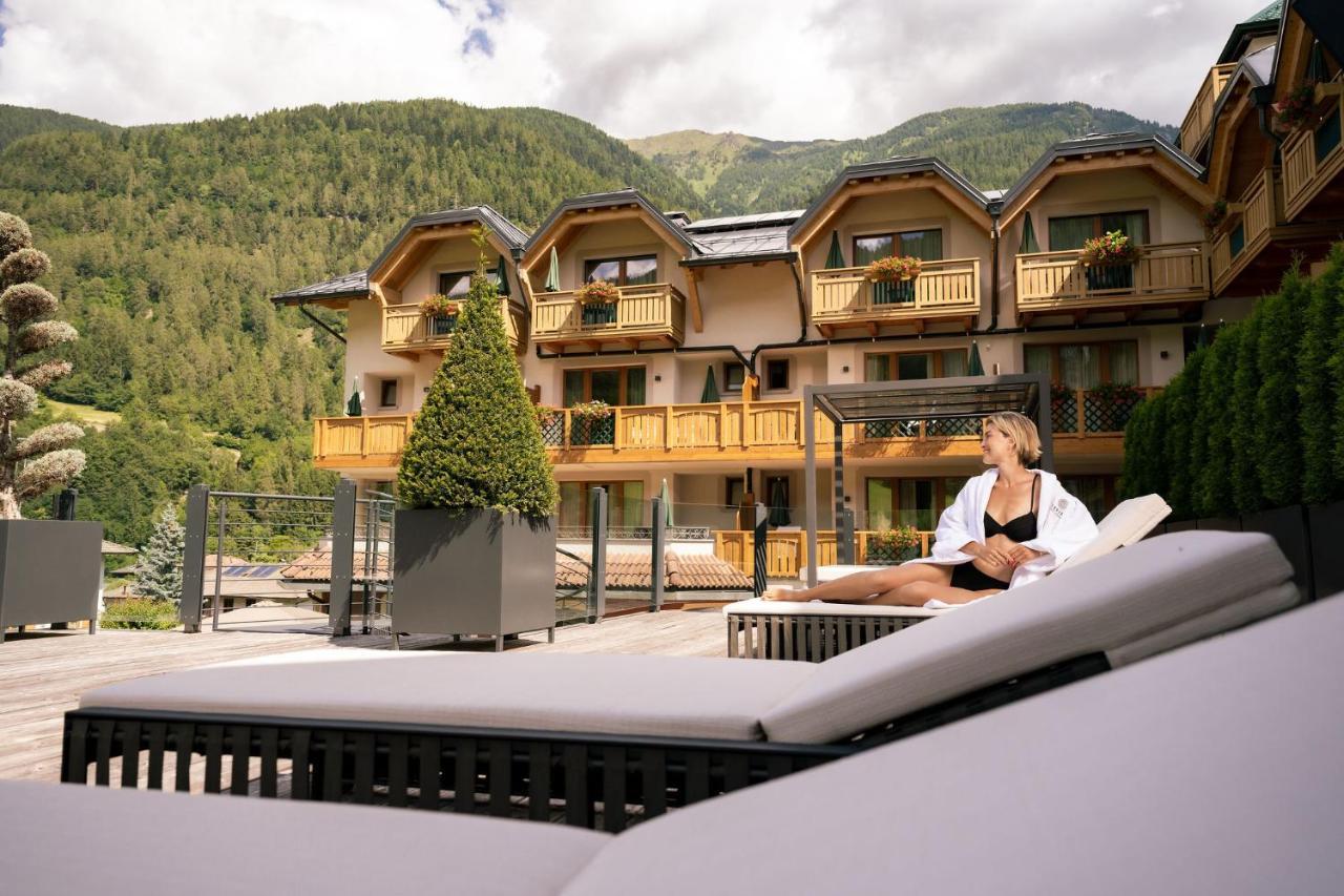 Tevini Dolomites Charming Hotel Commezzadura Exterior foto