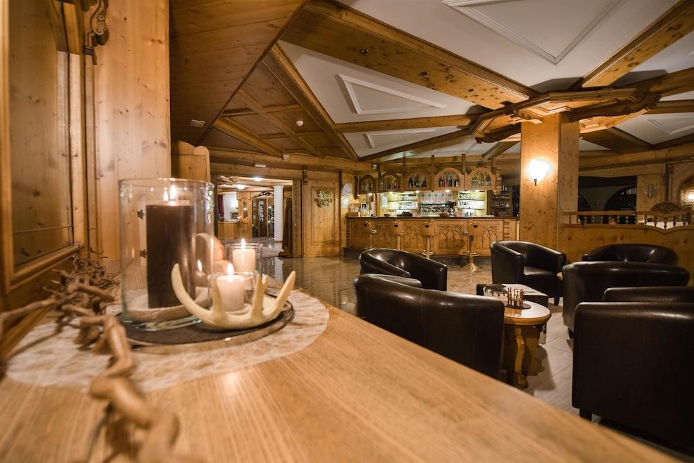 Tevini Dolomites Charming Hotel Commezzadura Exterior foto
