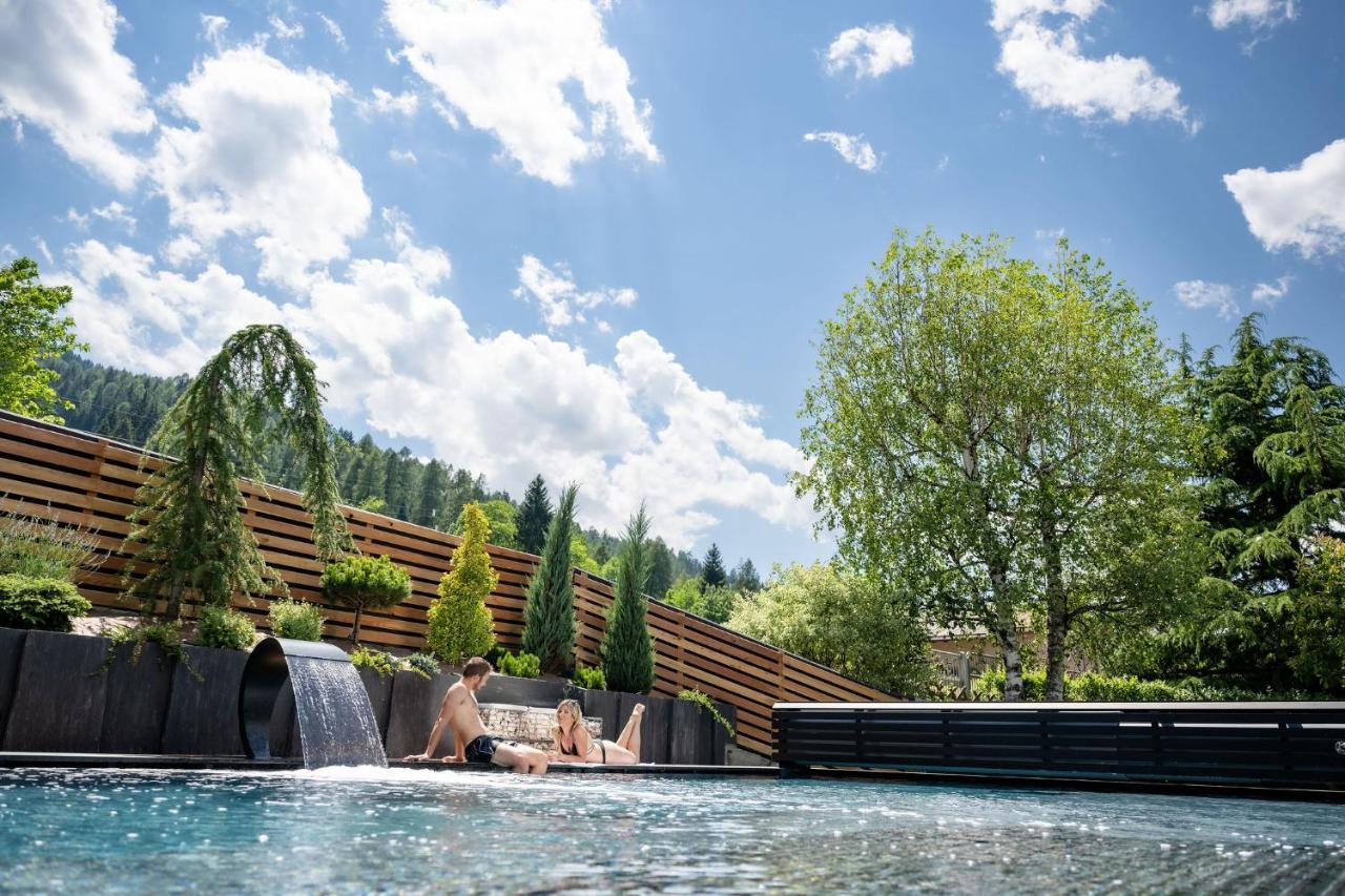 Tevini Dolomites Charming Hotel Commezzadura Exterior foto