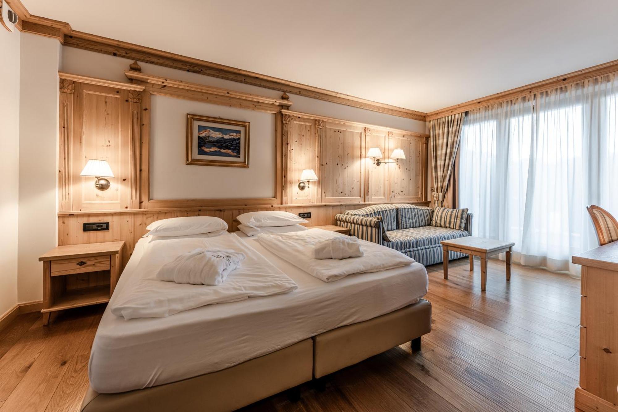 Tevini Dolomites Charming Hotel Commezzadura Exterior foto